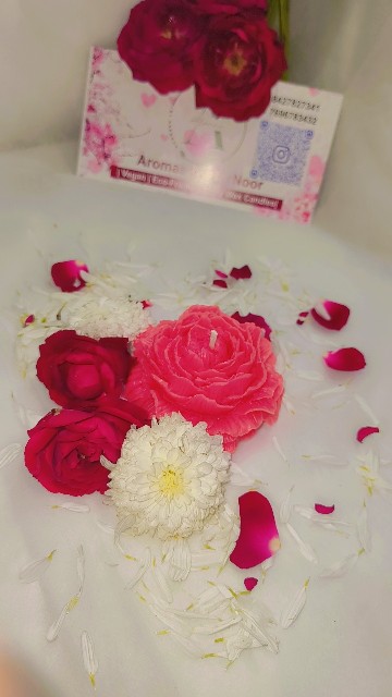 Rose candle